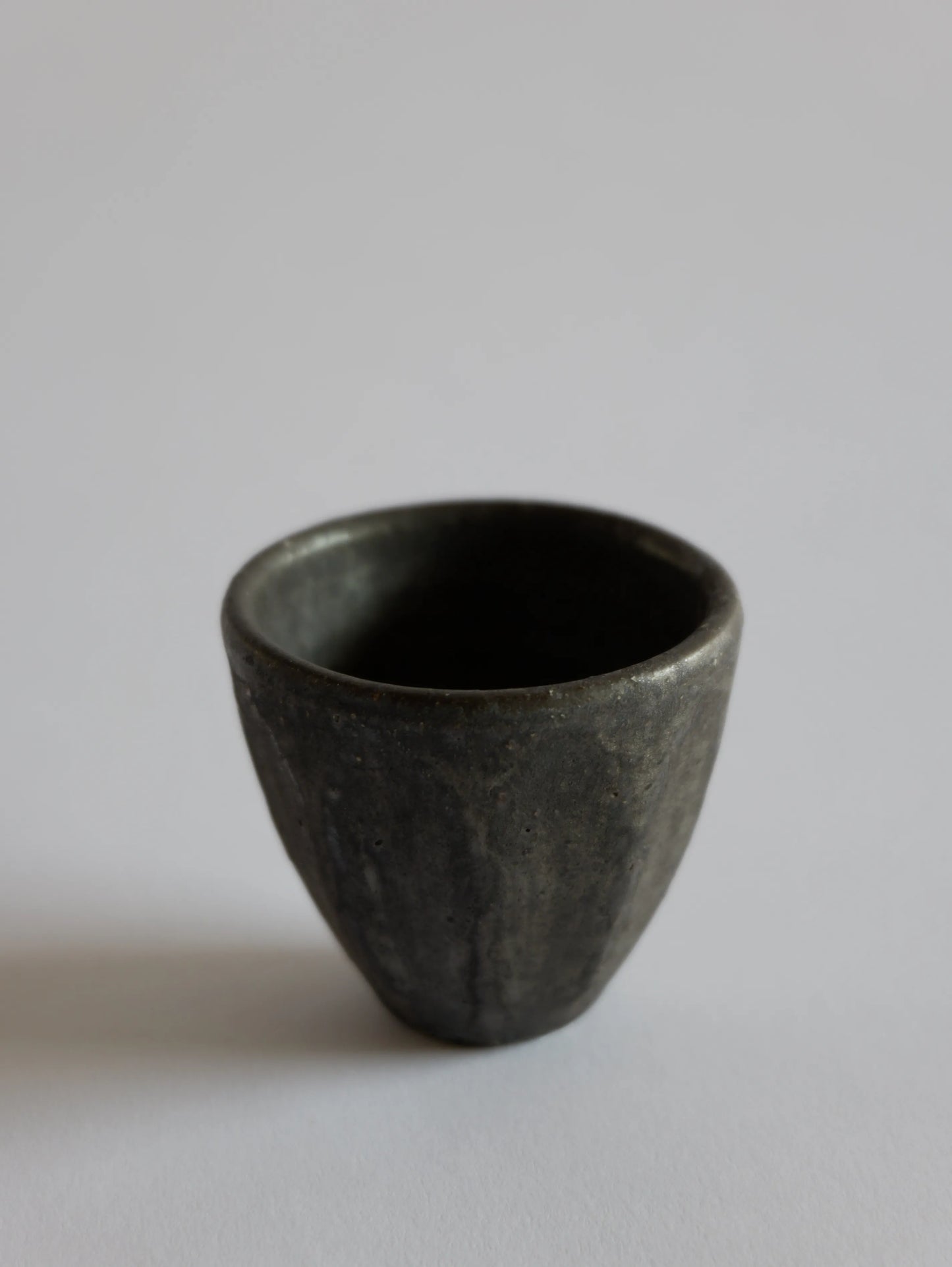 小野象平 黒志野 筒湯呑み C