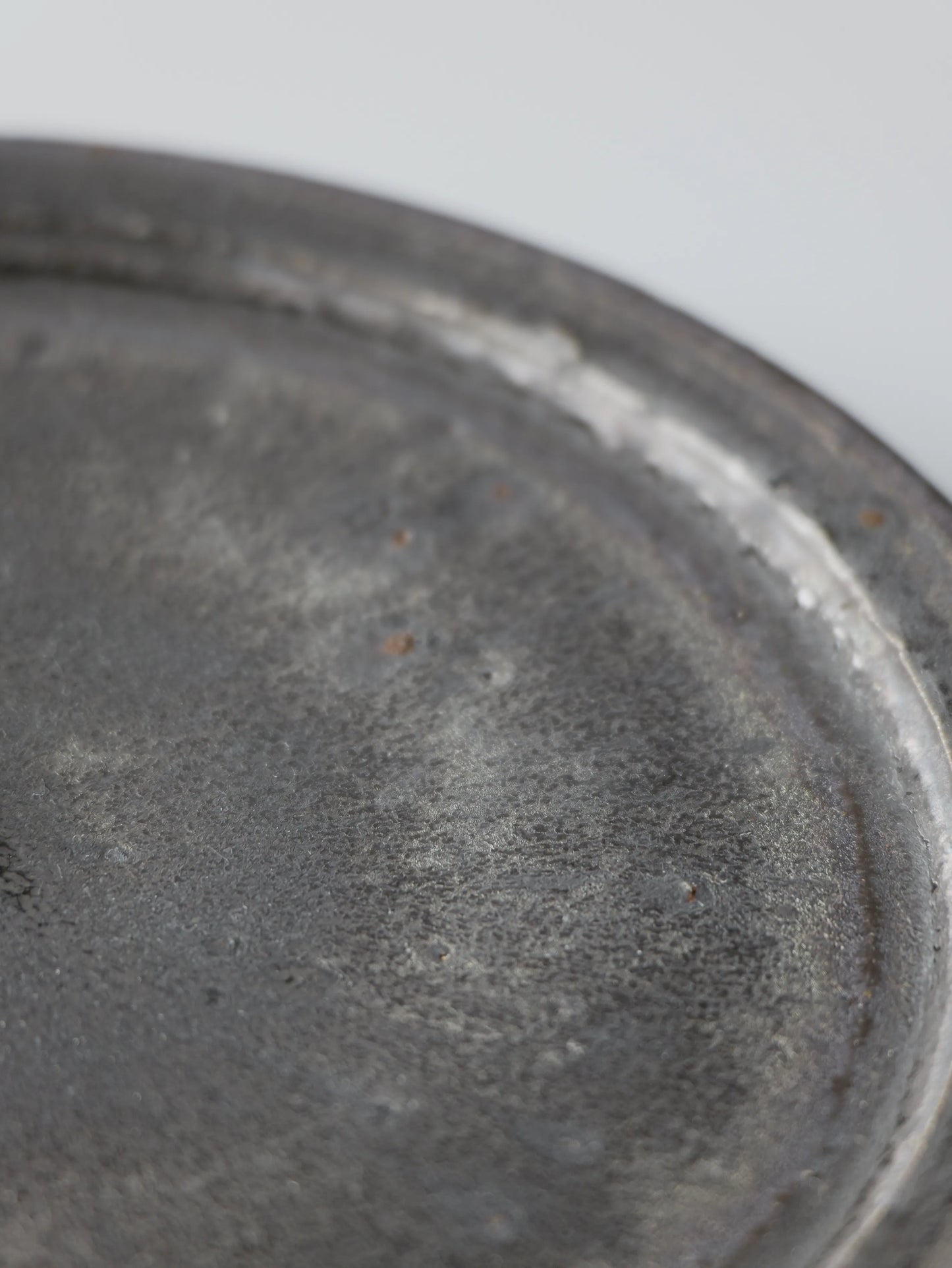 小野象平 黒志野 8寸皿 B