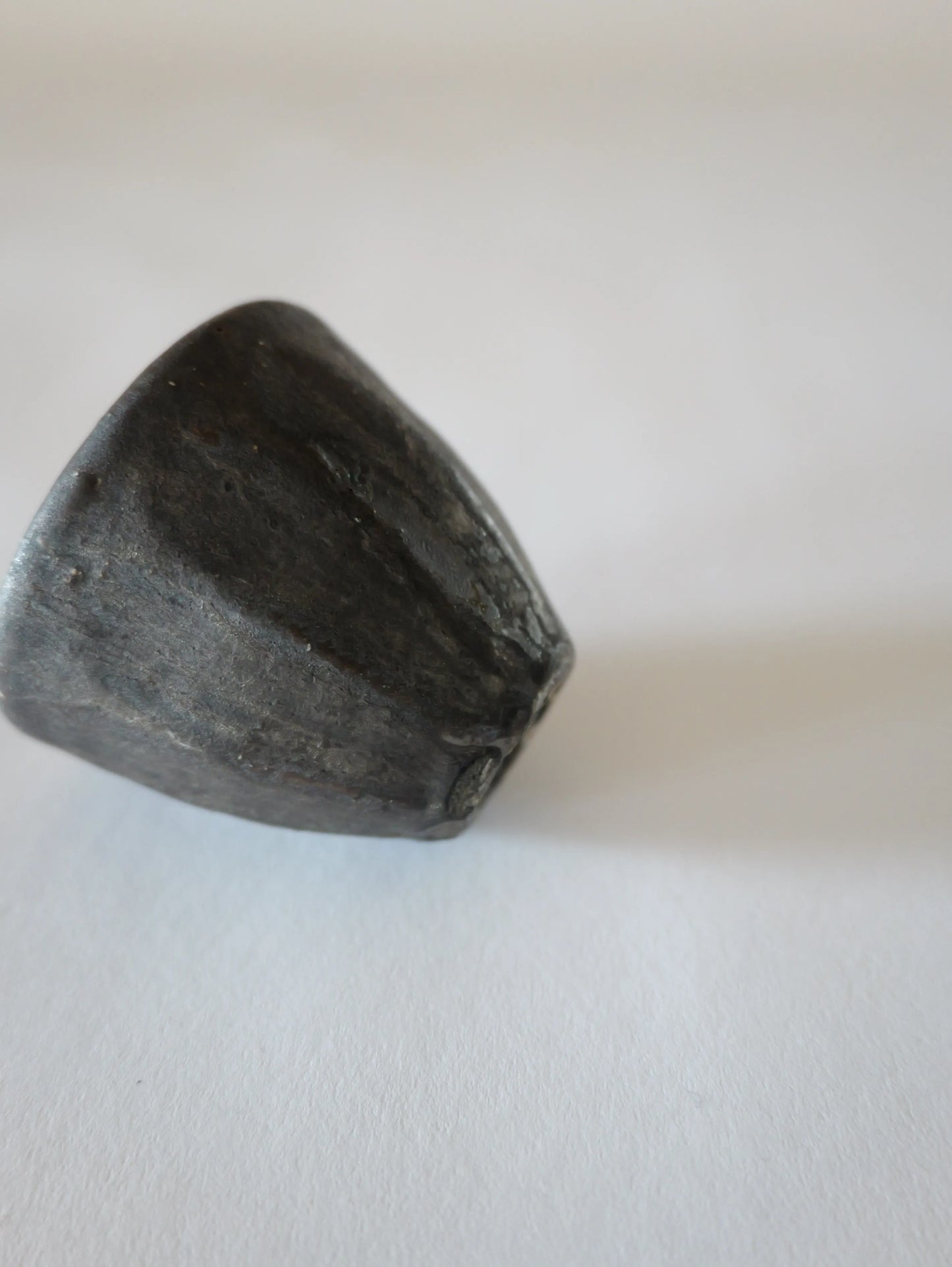 小野象平 黒志野 筒湯呑み J