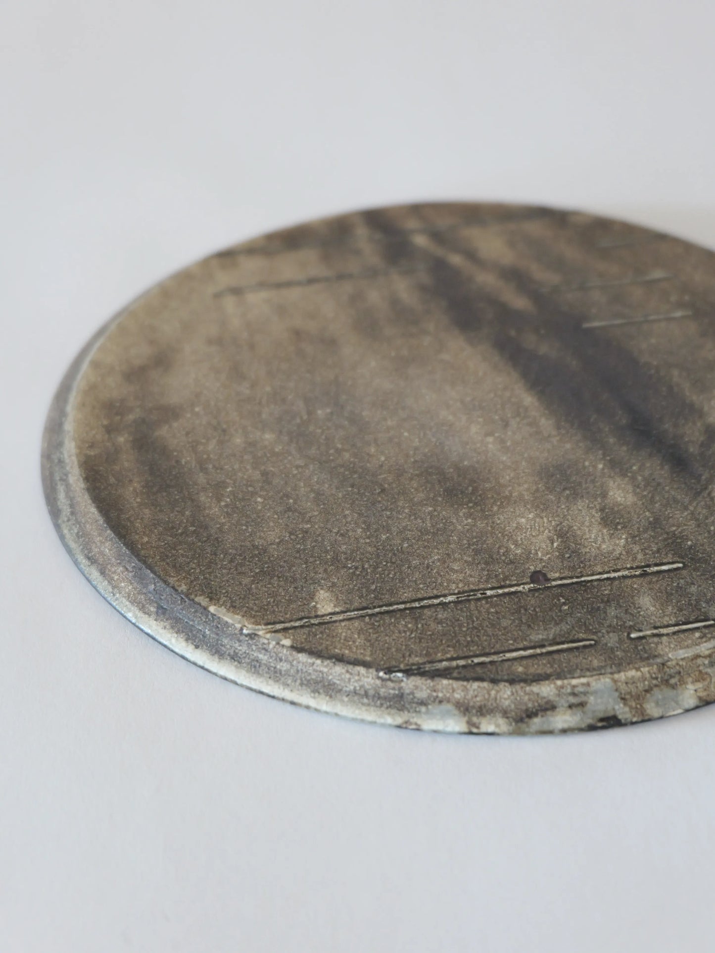 山田隆太郎 フラットプレート8寸・白 B