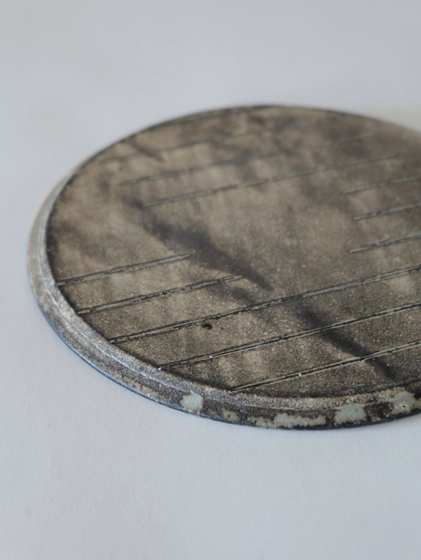 山田隆太郎 フラットプレート8寸・白 C