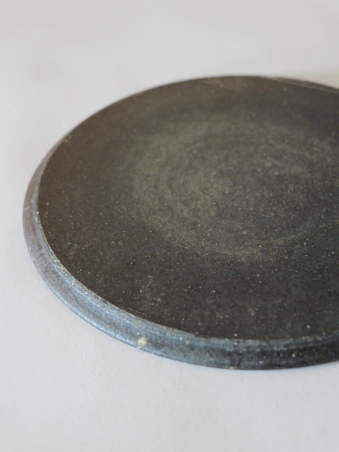 山田隆太郎 フラットプレート8寸・グレー C