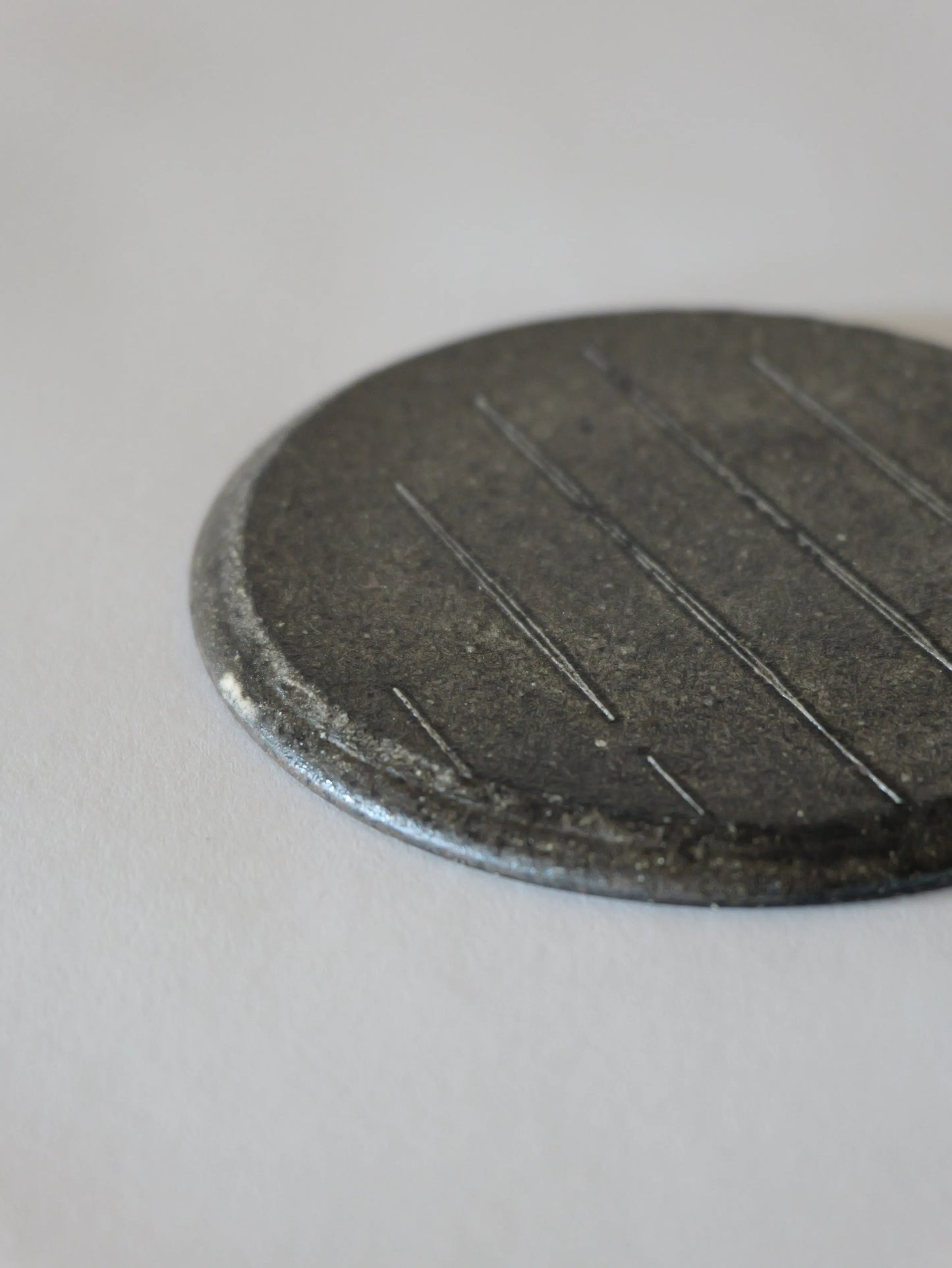 山田隆太郎 フラットプレート5寸・グレー D