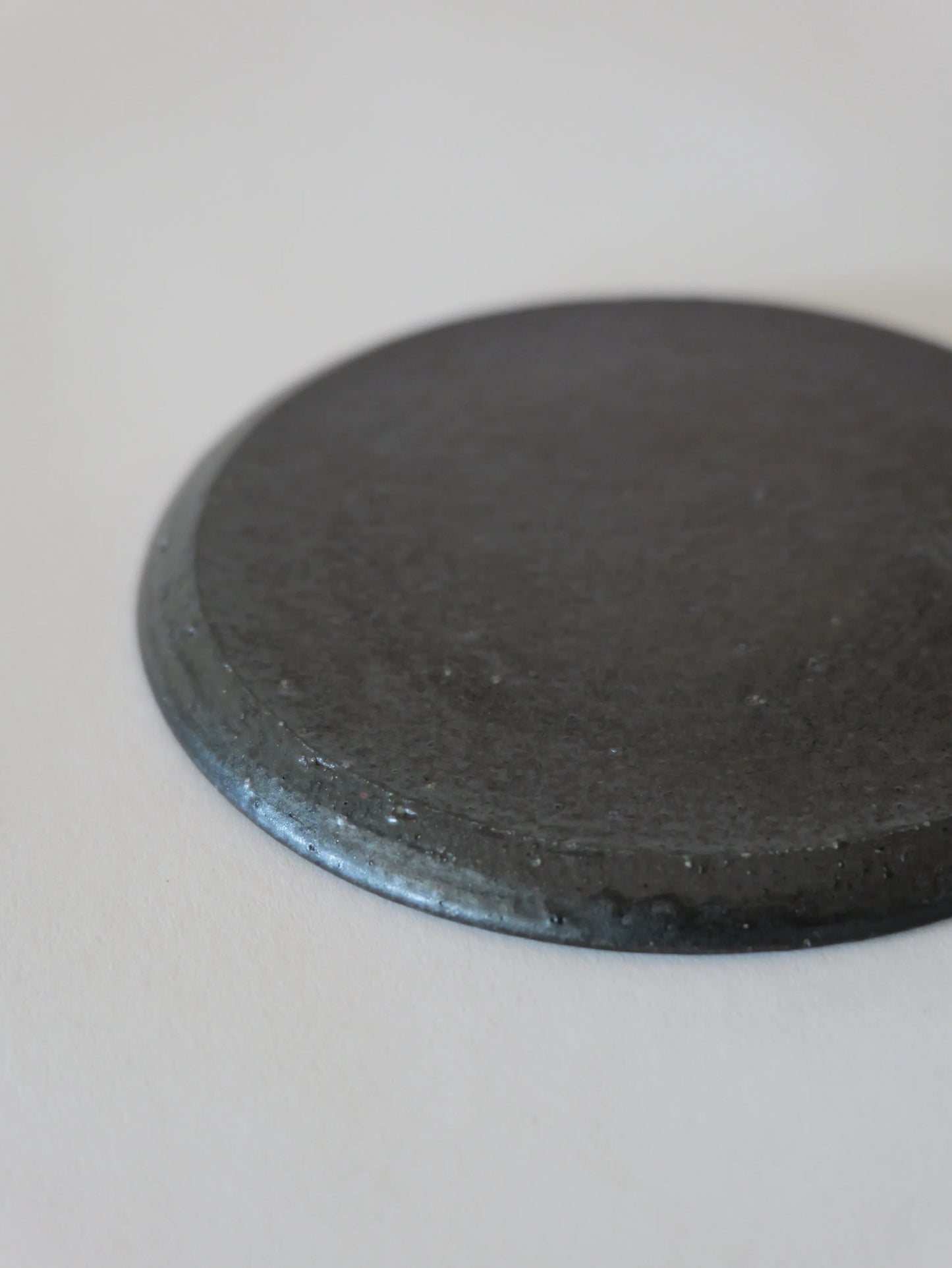 山田隆太郎 フラットプレート5寸・黒 E