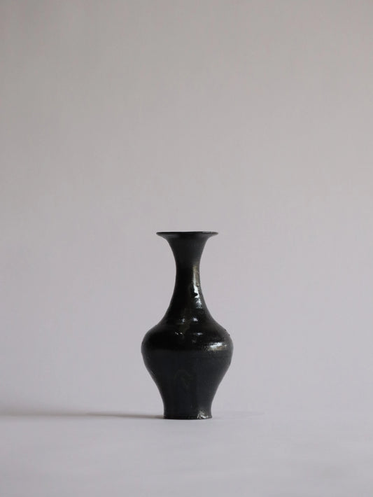 Ryutaro Yamada Iron glaze vase 