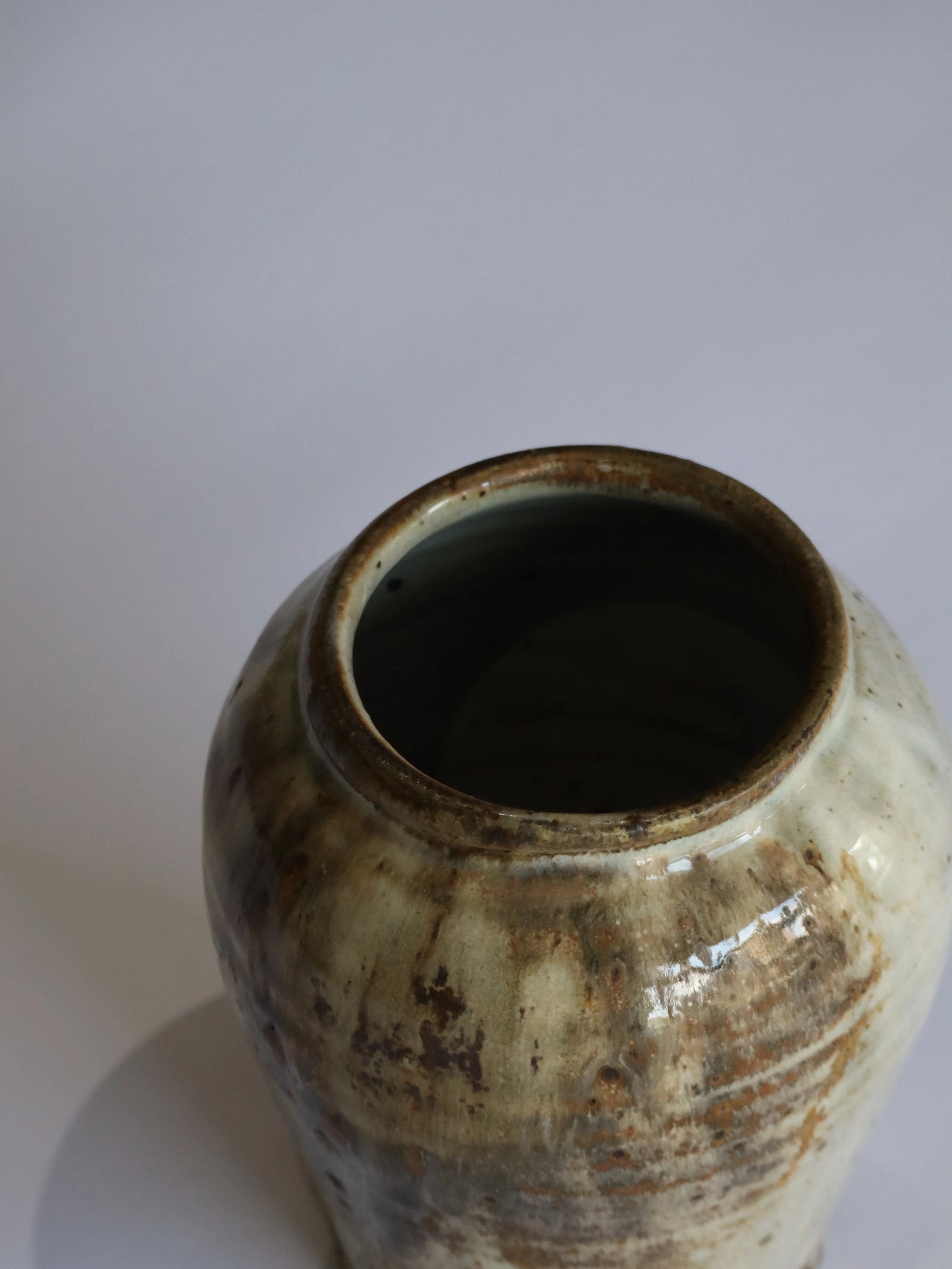 山田隆太郎 子持ち 灰かむり花器 | IPPATSU – ippatsu 山田隆太郎 子持ち 灰かむり花器 | IPPATSU – ippatsu