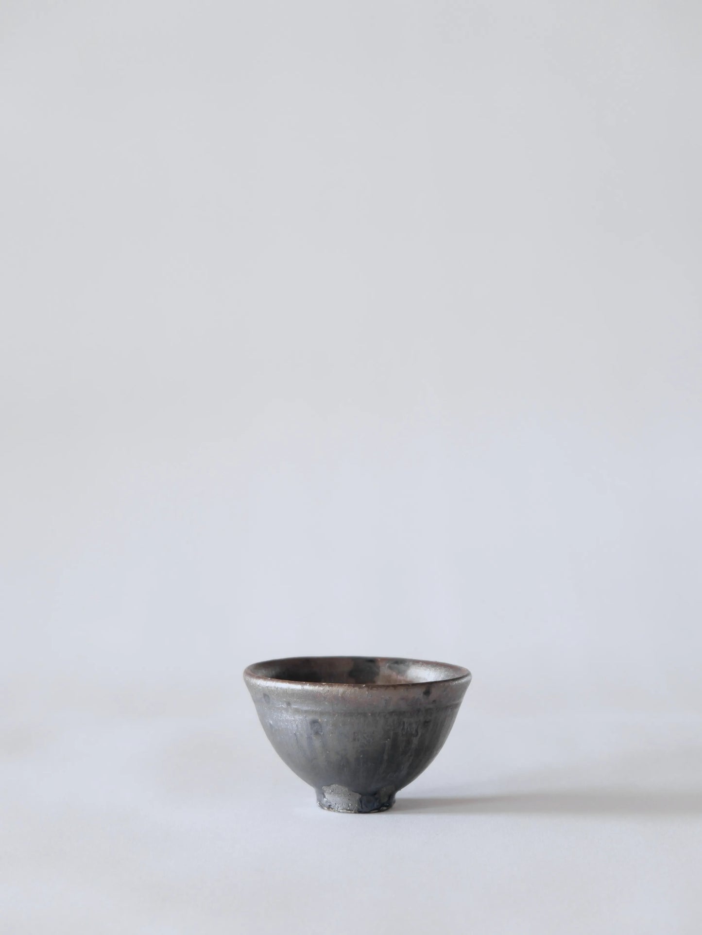 小野象平 黒志野 丸湯呑み E