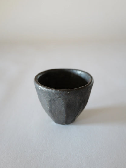 小野象平 黒志野 筒湯呑み J