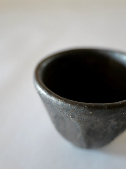 小野象平 黒志野 筒湯呑み J