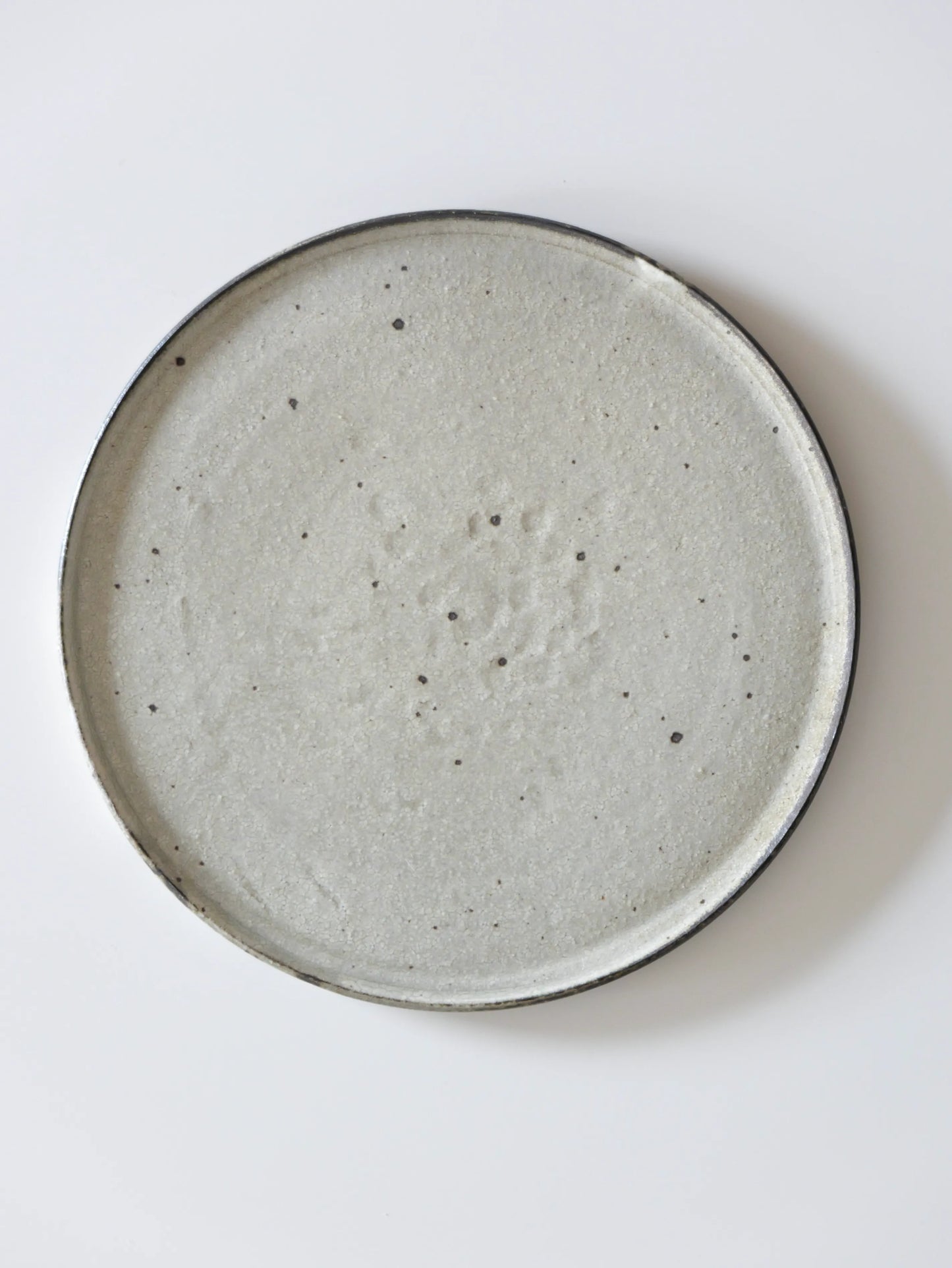 山田隆太郎 フラットプレート8寸・白 A