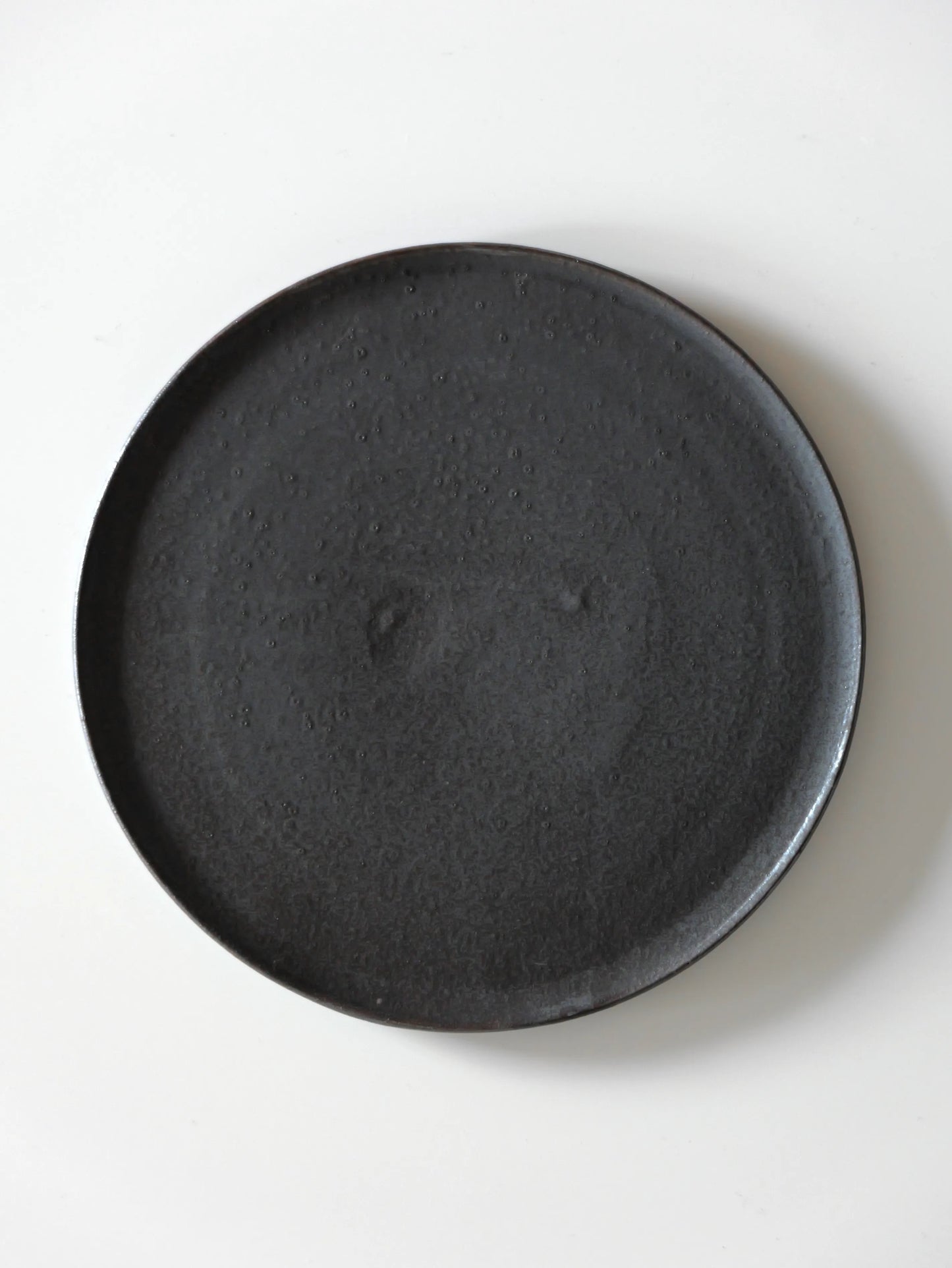 山田隆太郎 フラットプレート8寸・黒 A