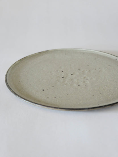 山田隆太郎 フラットプレート8寸・白 A