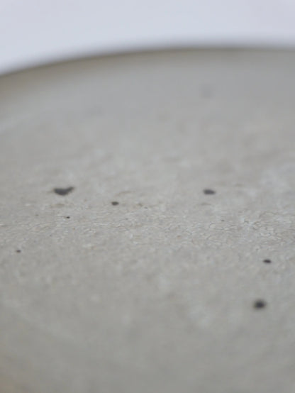 山田隆太郎 フラットプレート8寸・白 B