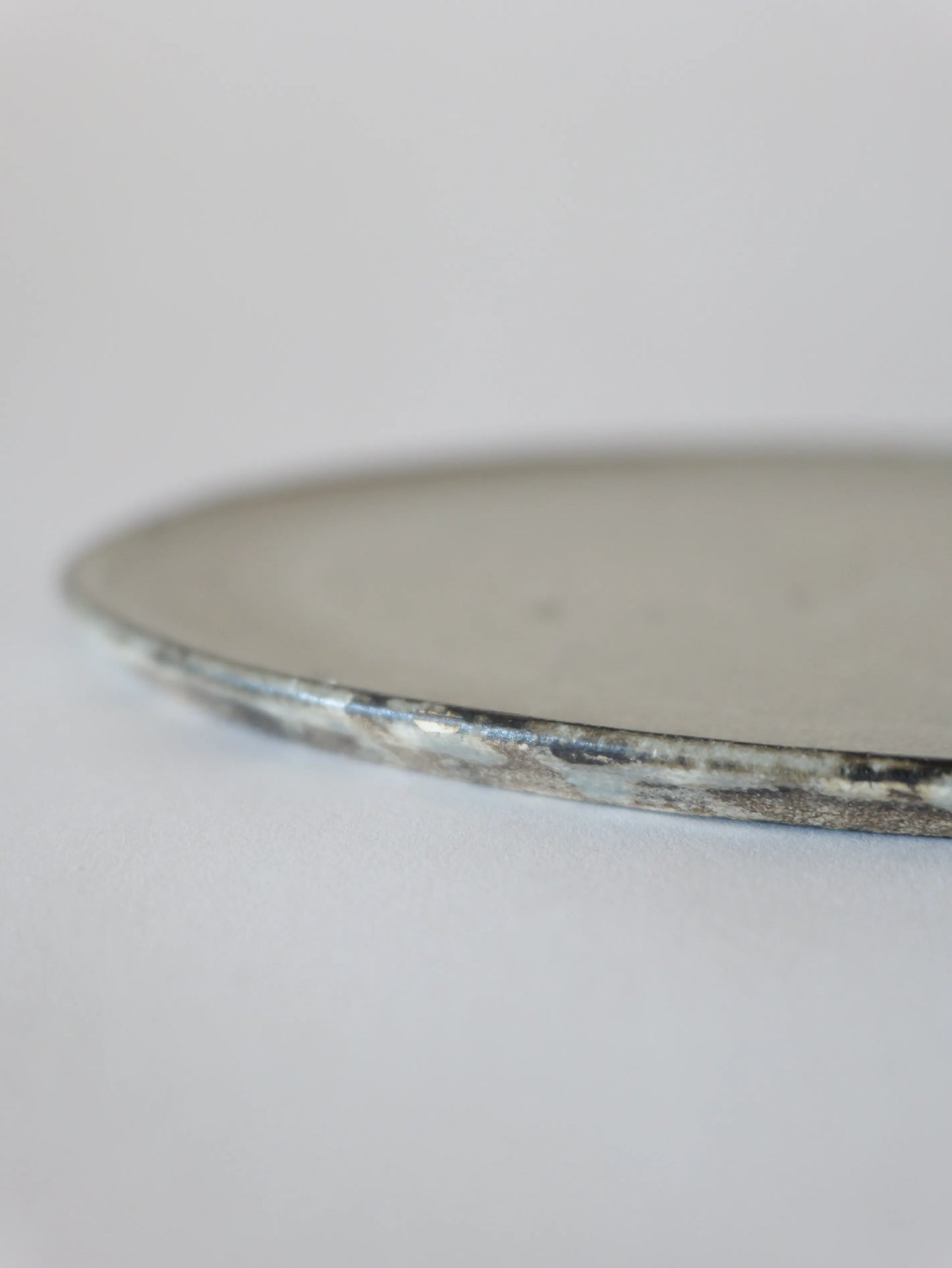 山田隆太郎 フラットプレート8寸・白 B