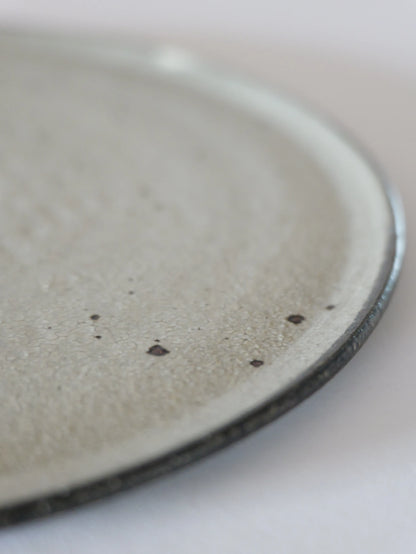 山田隆太郎 フラットプレート8寸・白 C