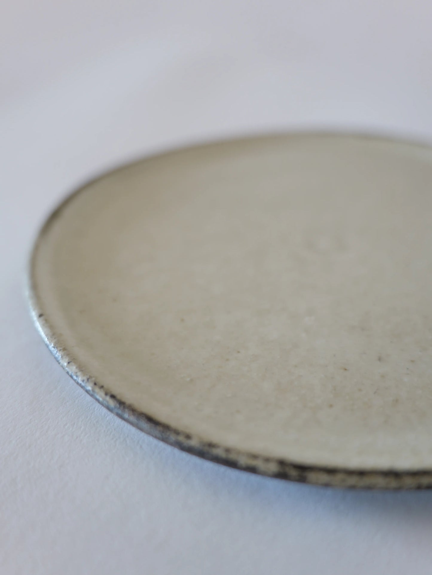 山田隆太郎 フラットプレート5寸・白 B