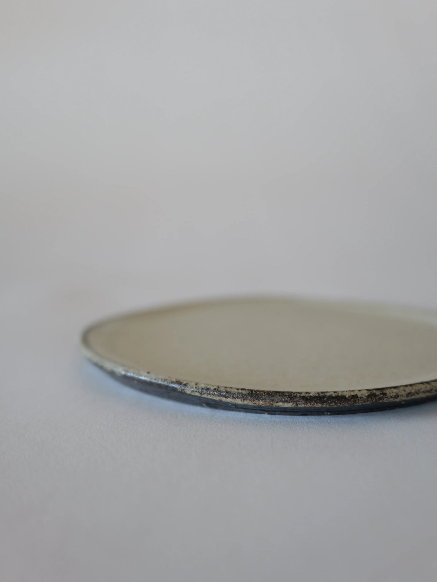 山田隆太郎 フラットプレート5寸・白 B