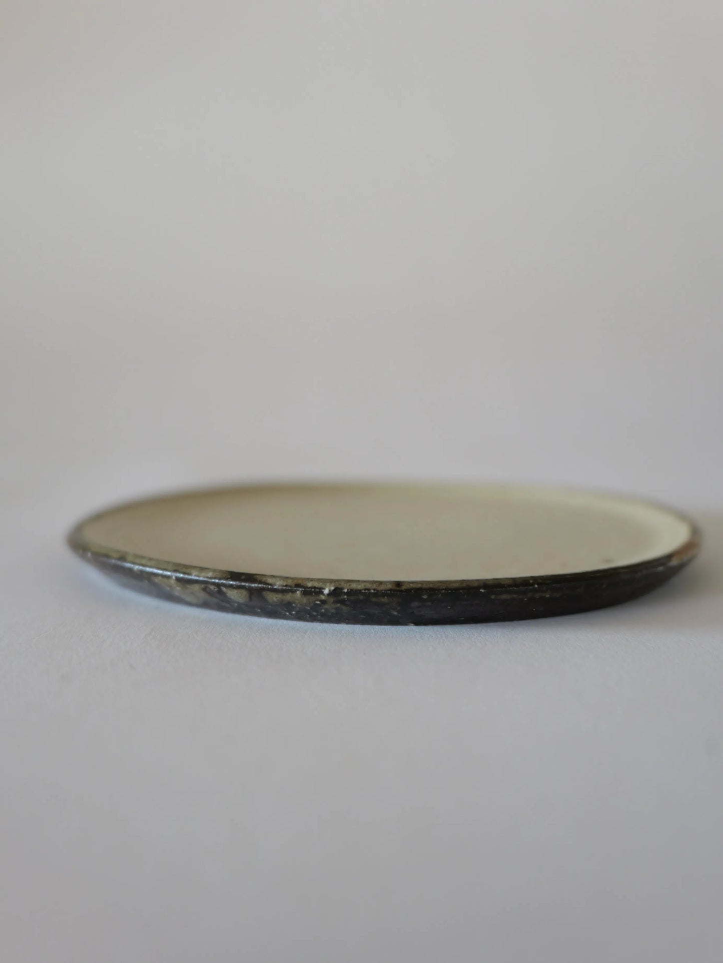 山田隆太郎 フラットプレート5寸・白 C