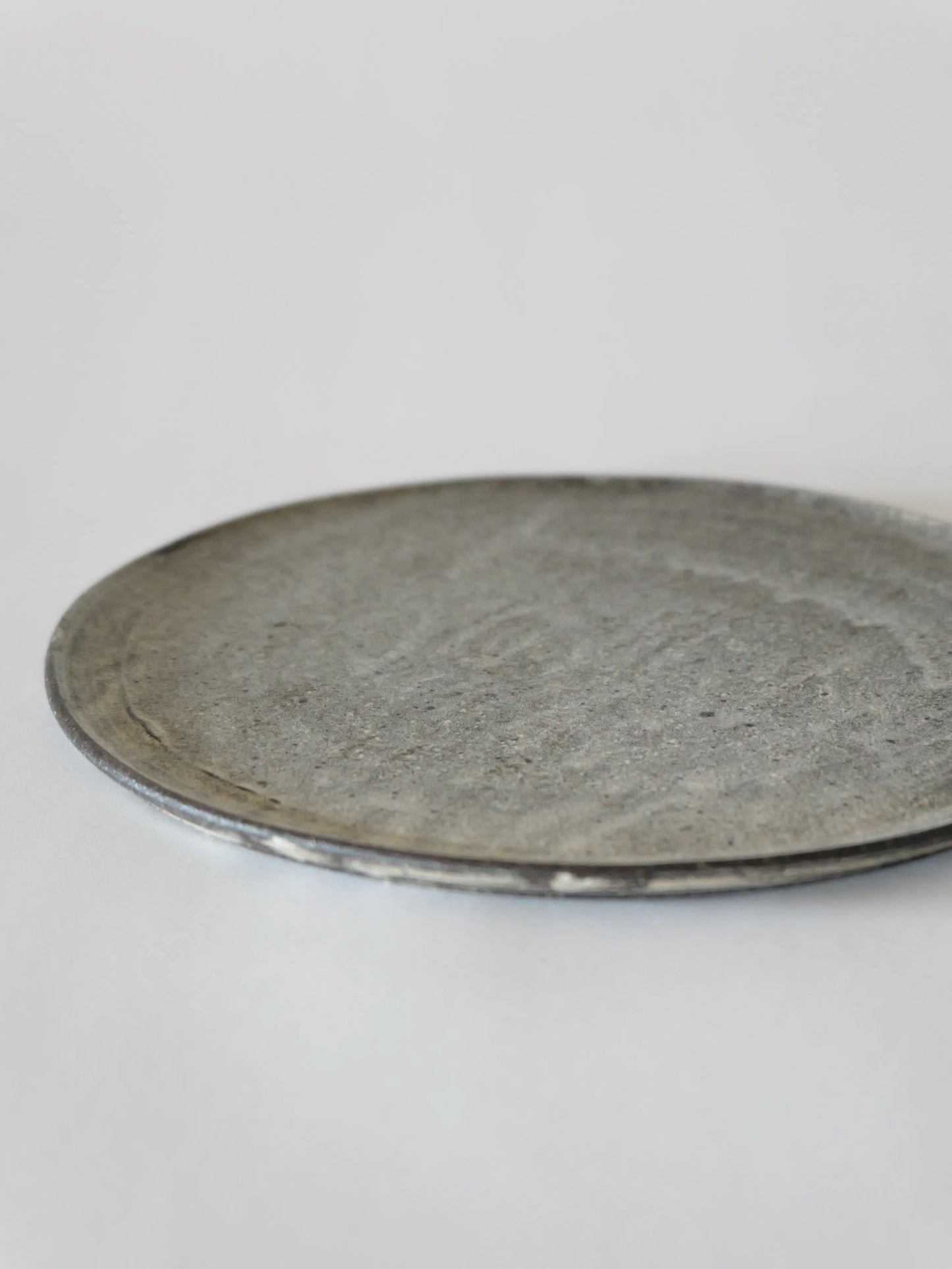 山田隆太郎 フラットプレート8寸・グレー A