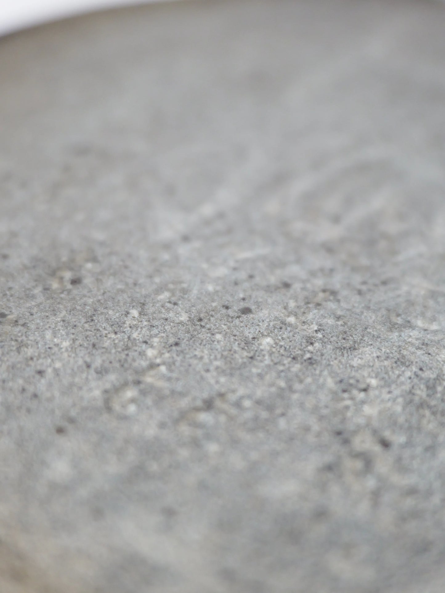 山田隆太郎 フラットプレート8寸・グレー A