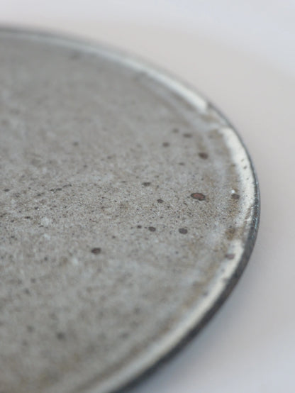 山田隆太郎 フラットプレート8寸・グレー B