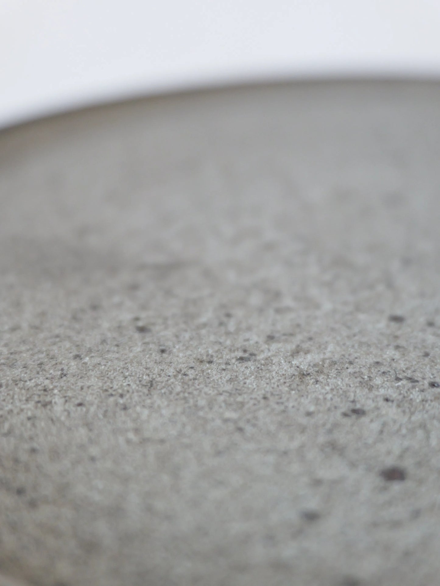 山田隆太郎 フラットプレート8寸・グレー B