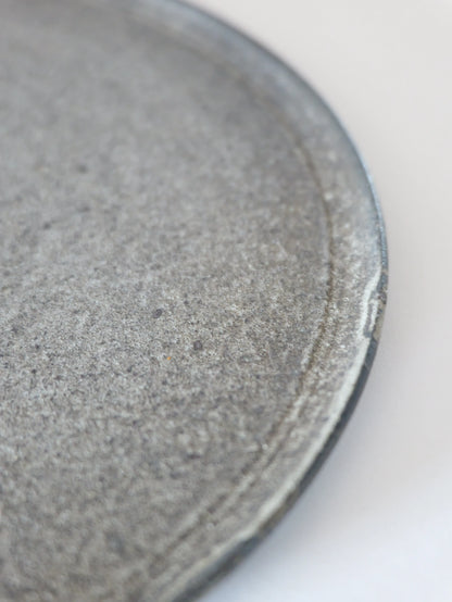 山田隆太郎 フラットプレート8寸・グレー C