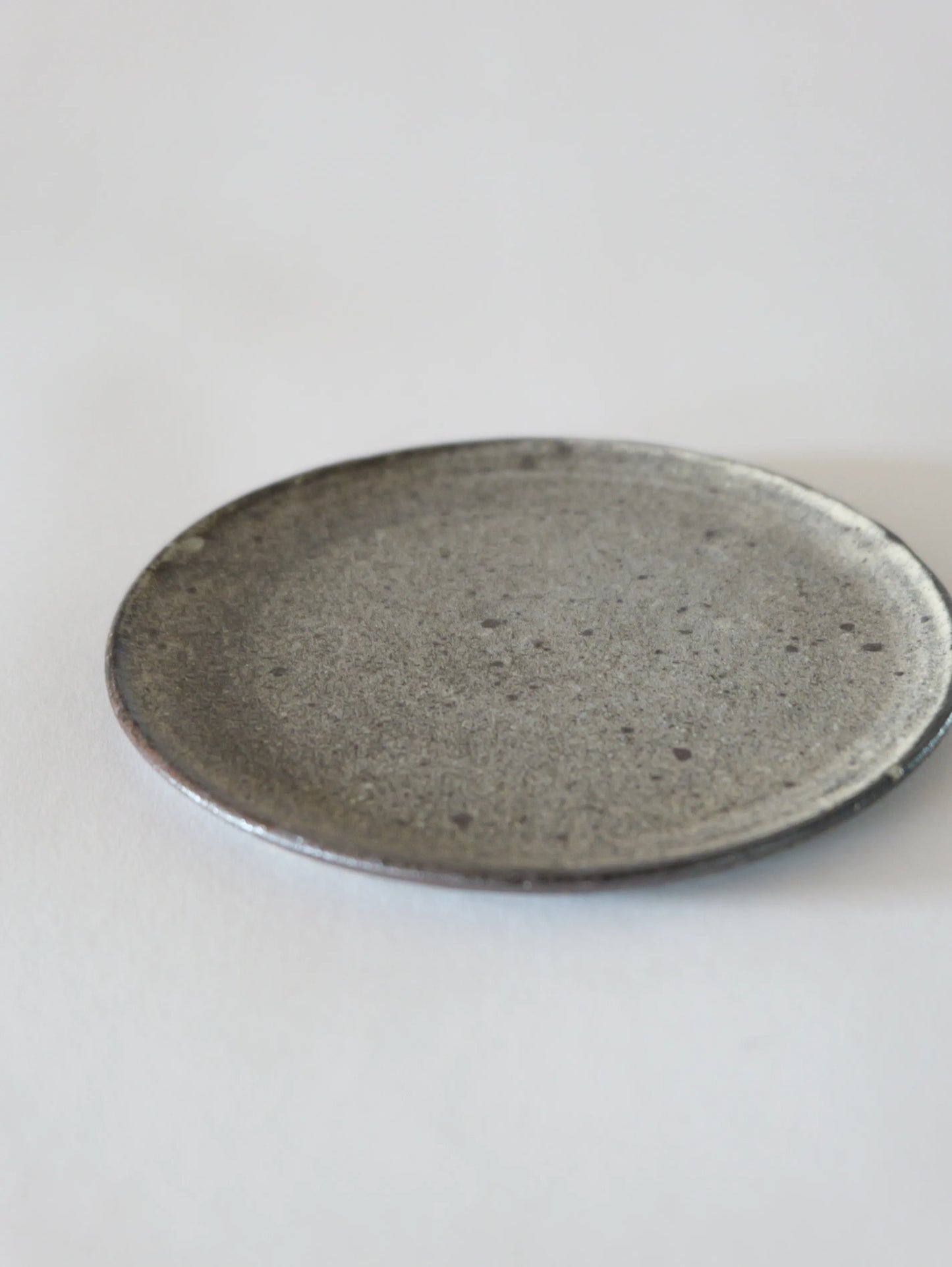 山田隆太郎 フラットプレート5寸・グレー B