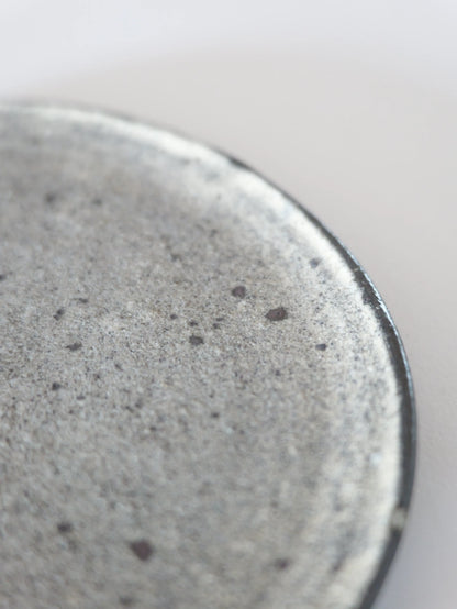 山田隆太郎 フラットプレート5寸・グレー B