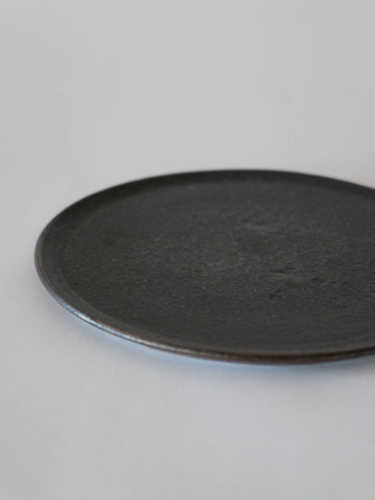 山田隆太郎 フラットプレート8寸・黒 B