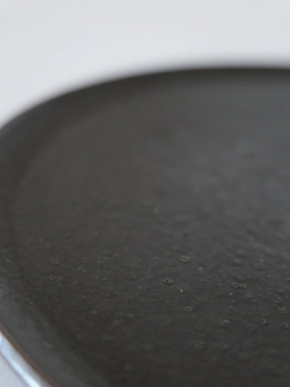山田隆太郎 フラットプレート8寸・黒 B