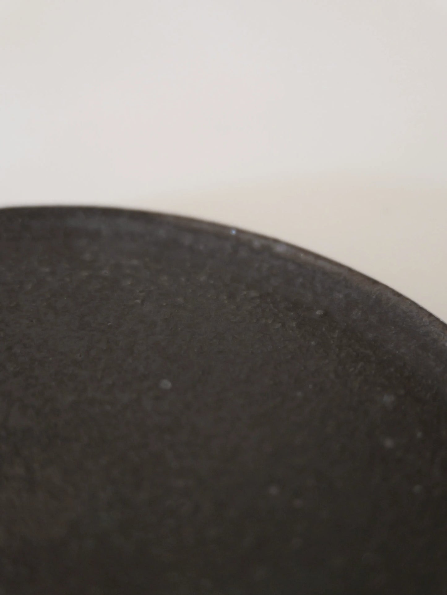 山田隆太郎 フラットプレート5寸・黒 B