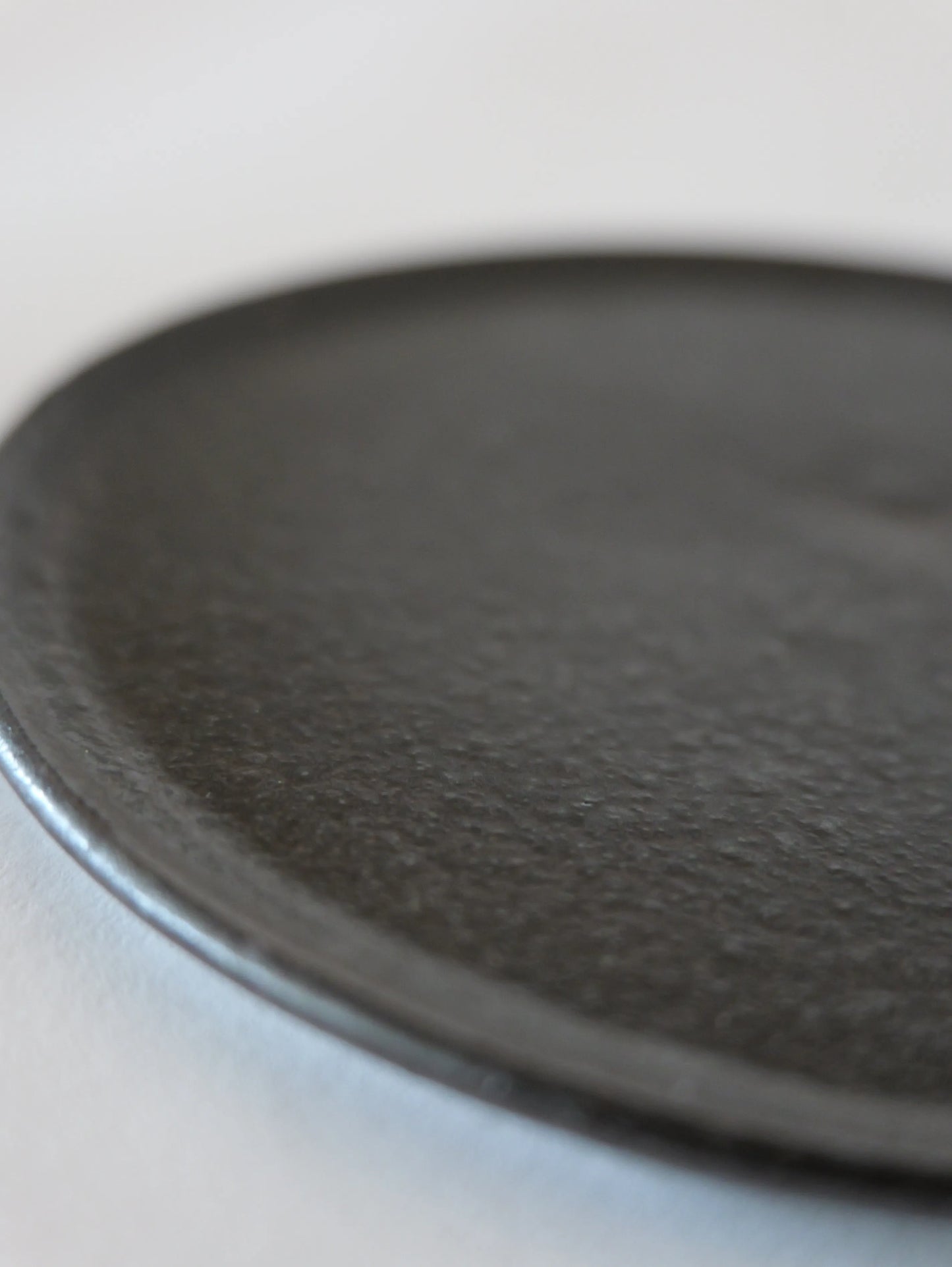 山田隆太郎 フラットプレート5寸・黒 B