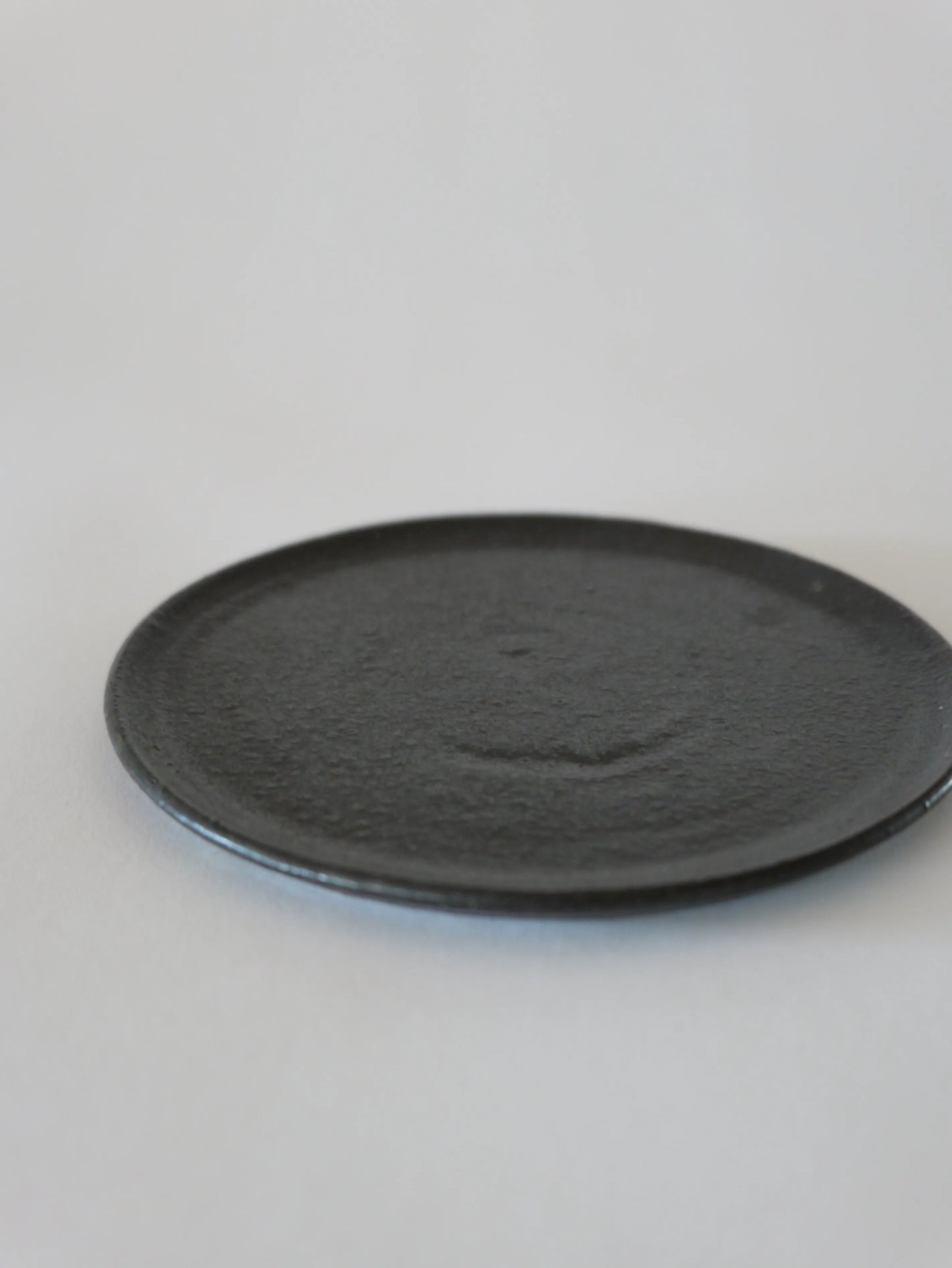 山田隆太郎 フラットプレート5寸・黒 C