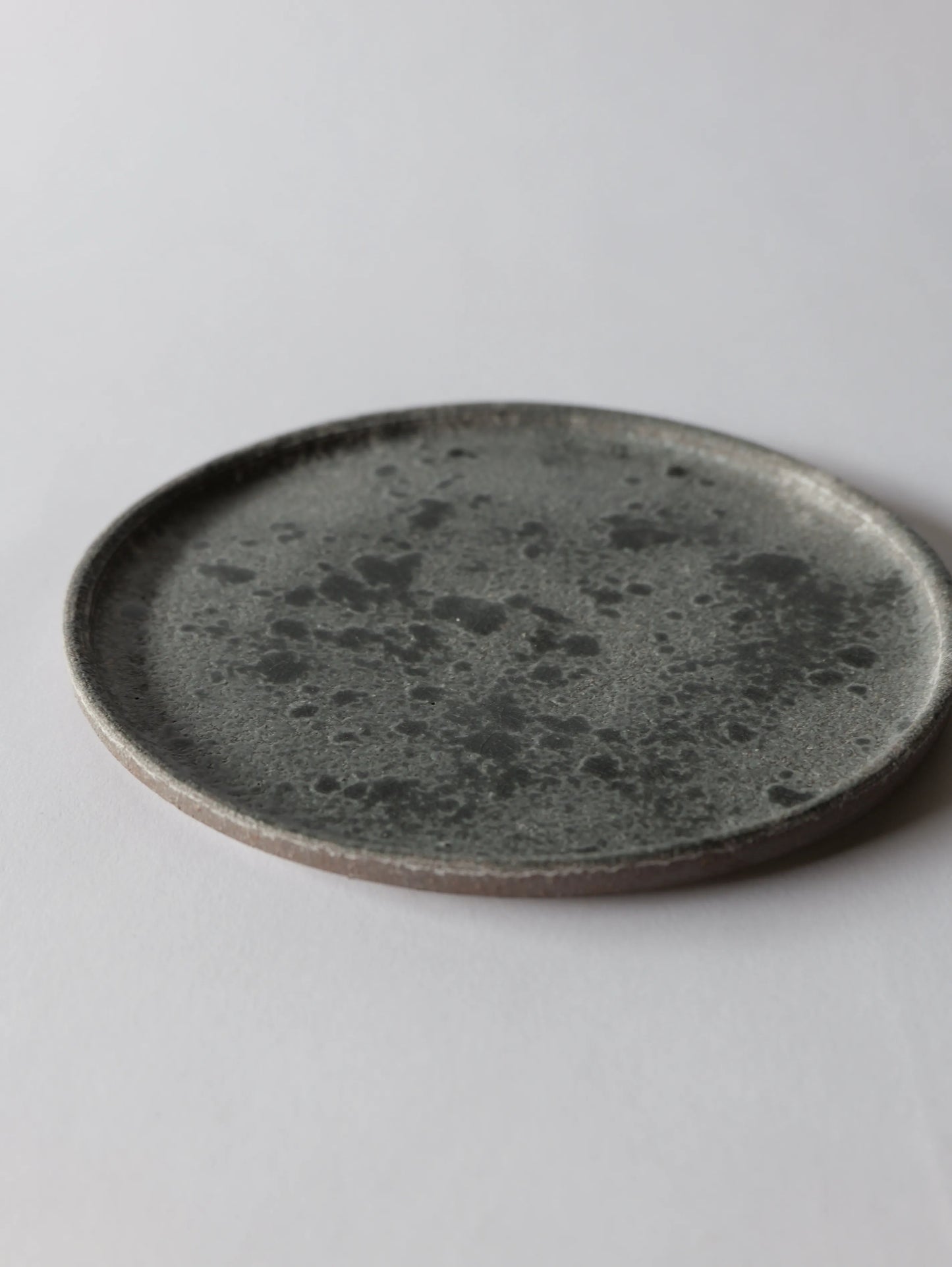 野口悦士 6寸平皿 黒 C