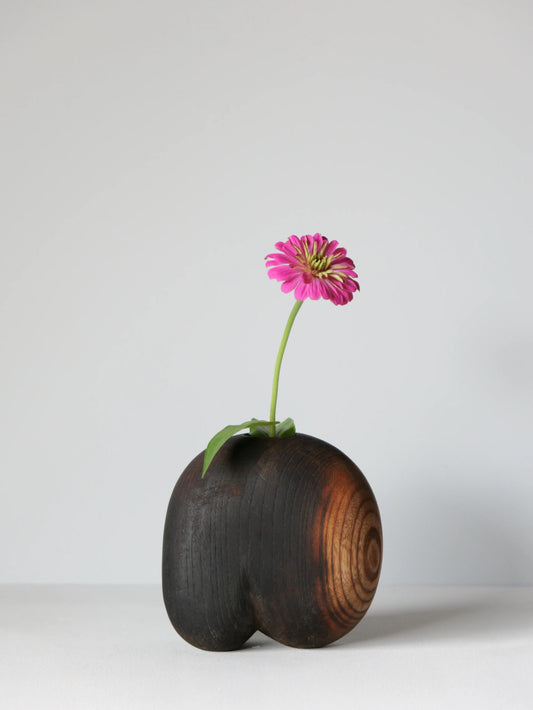 125. 焦木花器